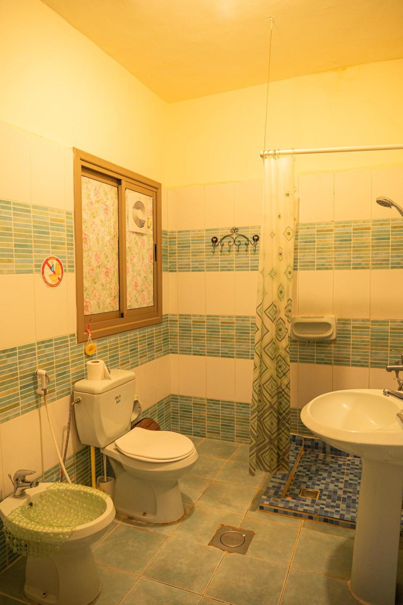 Extra Traveller Hostel Akaba Kültér fotó