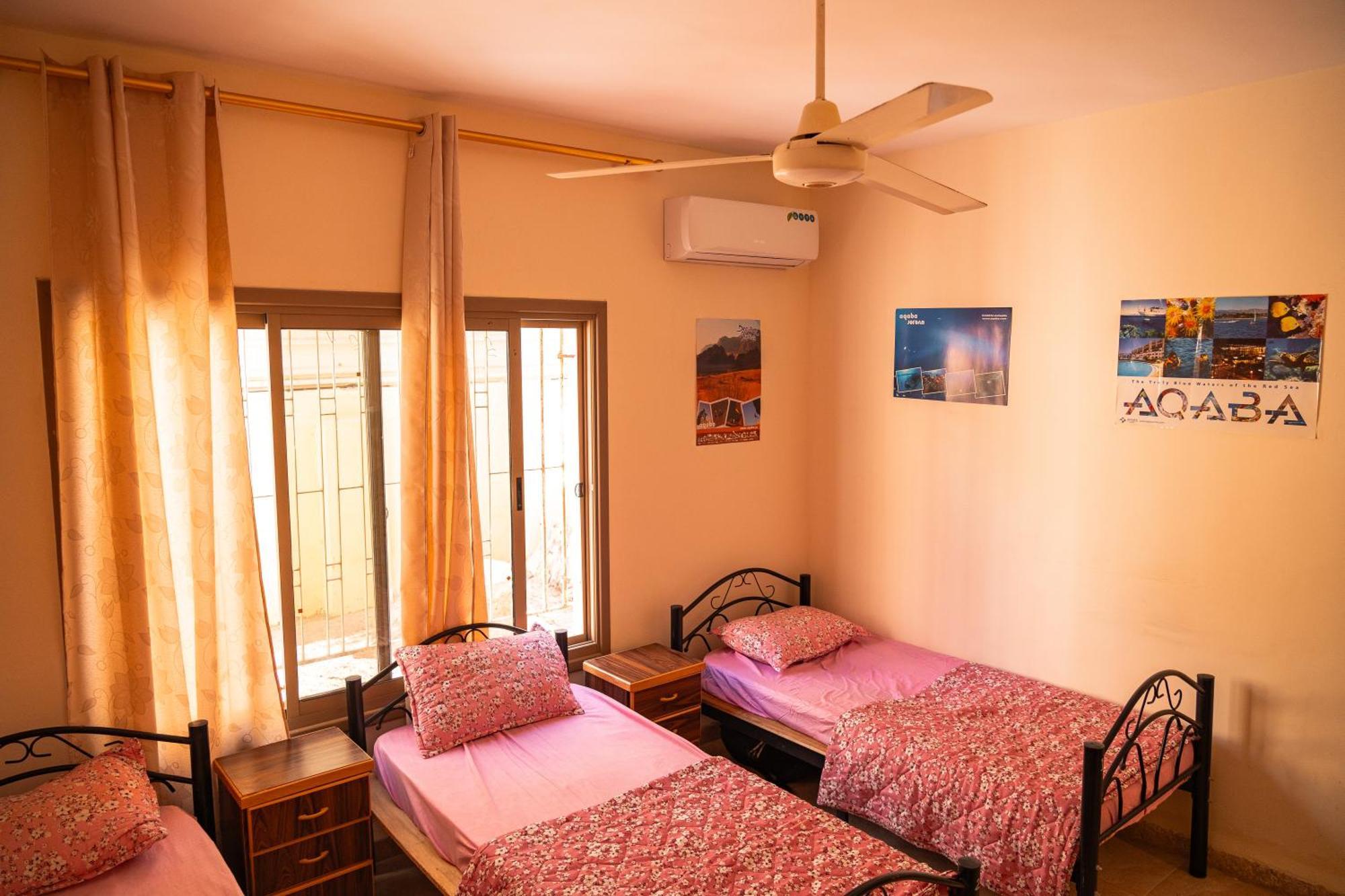 Extra Traveller Hostel Akaba Kültér fotó